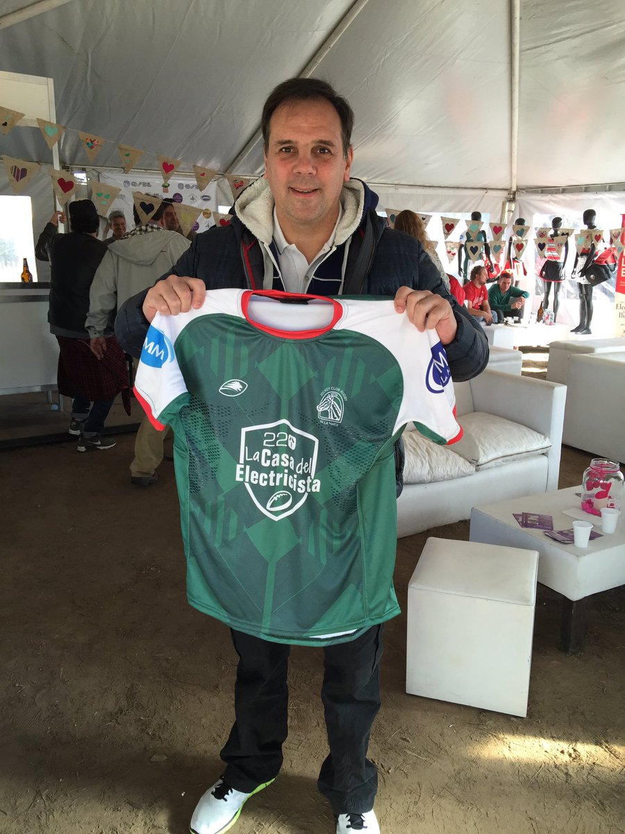 JaviWeber's tweet photo. Gracias al @jockeyVM vamos con todo en un gran Clásico de Rugby!!!!
Un gran espectáculo felicitaciones !!!! https://t.co/xstRGKzG67