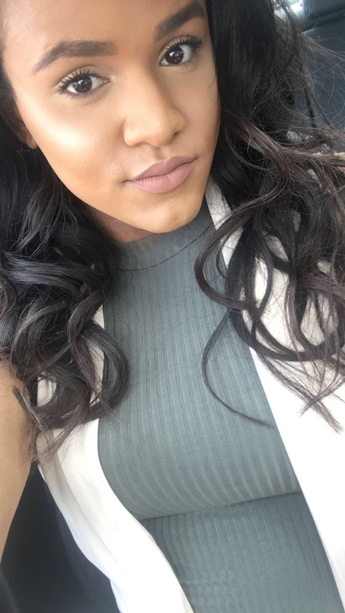 LondonFAME_'s tweet photo. The glow ✨ https://t.co/8G1aepzShQ