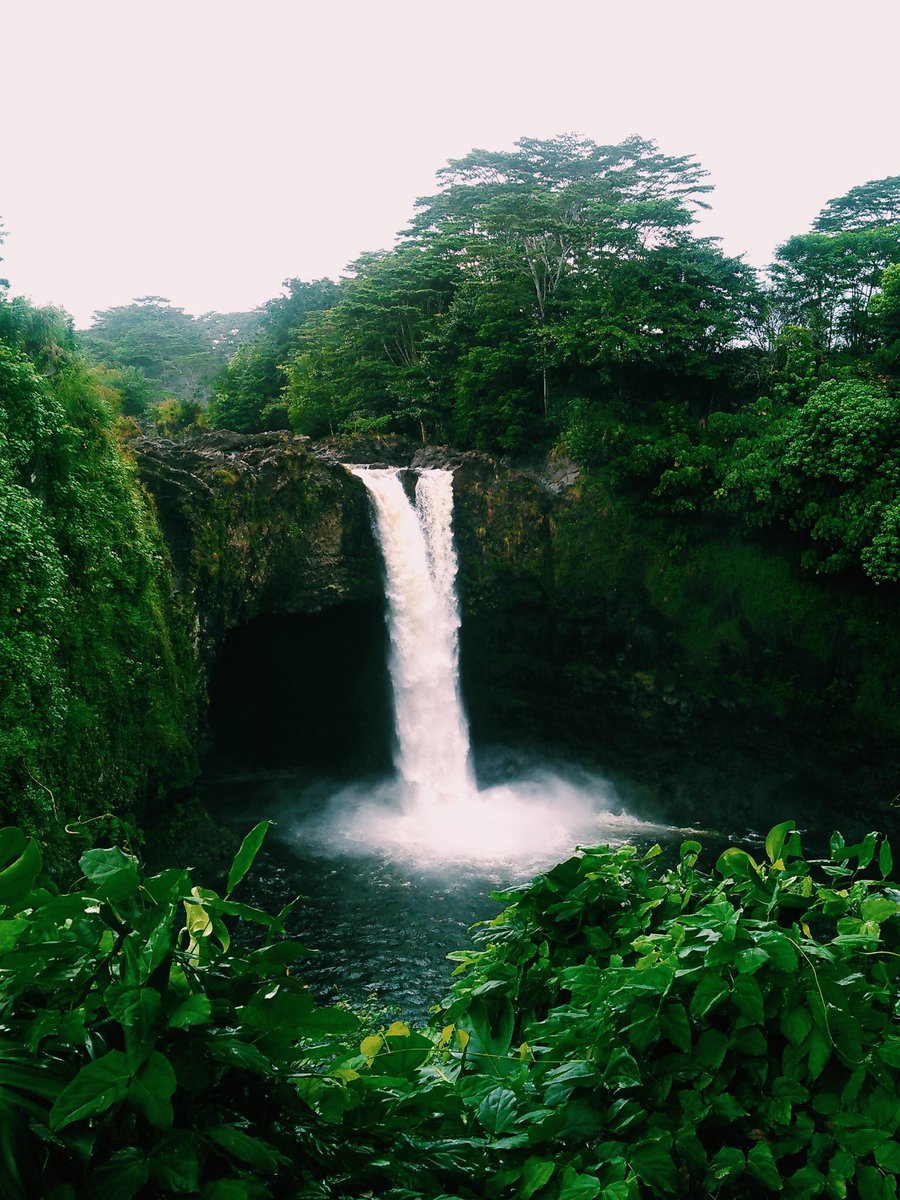 TraveIings's tweet photo. Hawaii views https://t.co/agGcsg90en