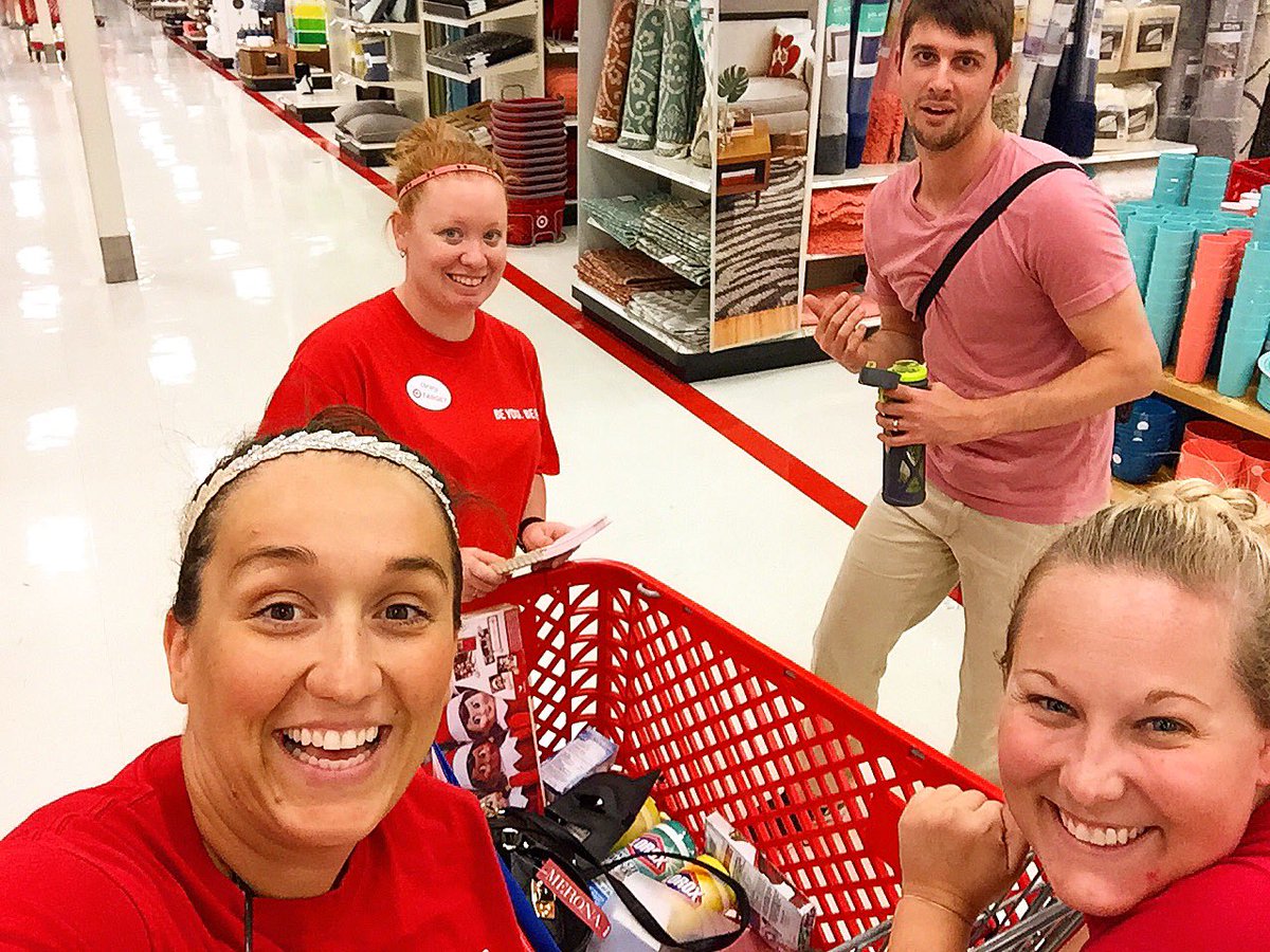 The_Greenwoods's tweet photo. When you turn over to close & you find out goal was made last night 💃🏼🎯❤️ #redcardSQUAD #teamALTON @awibbs09 https://t.co/iTocLcGWQy