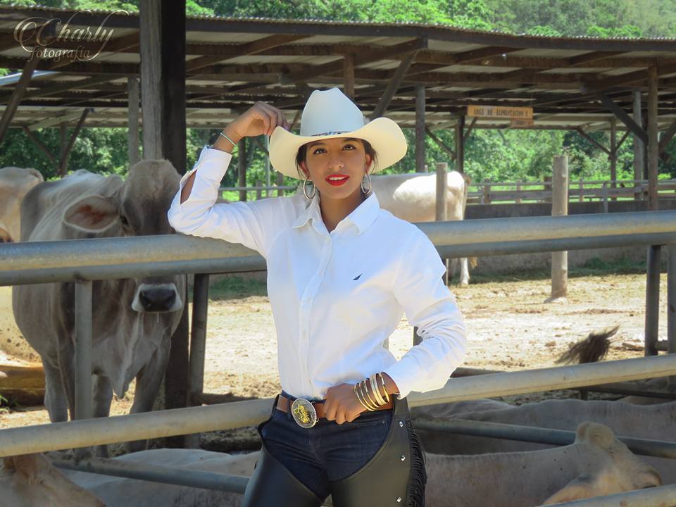 JovenCampamento's tweet photo. Reina De Agricultura Y Ganadero
Campamento, Olancho
-Ninoska Ramirez👑👢🌱 https://t.co/vWezikEv7T