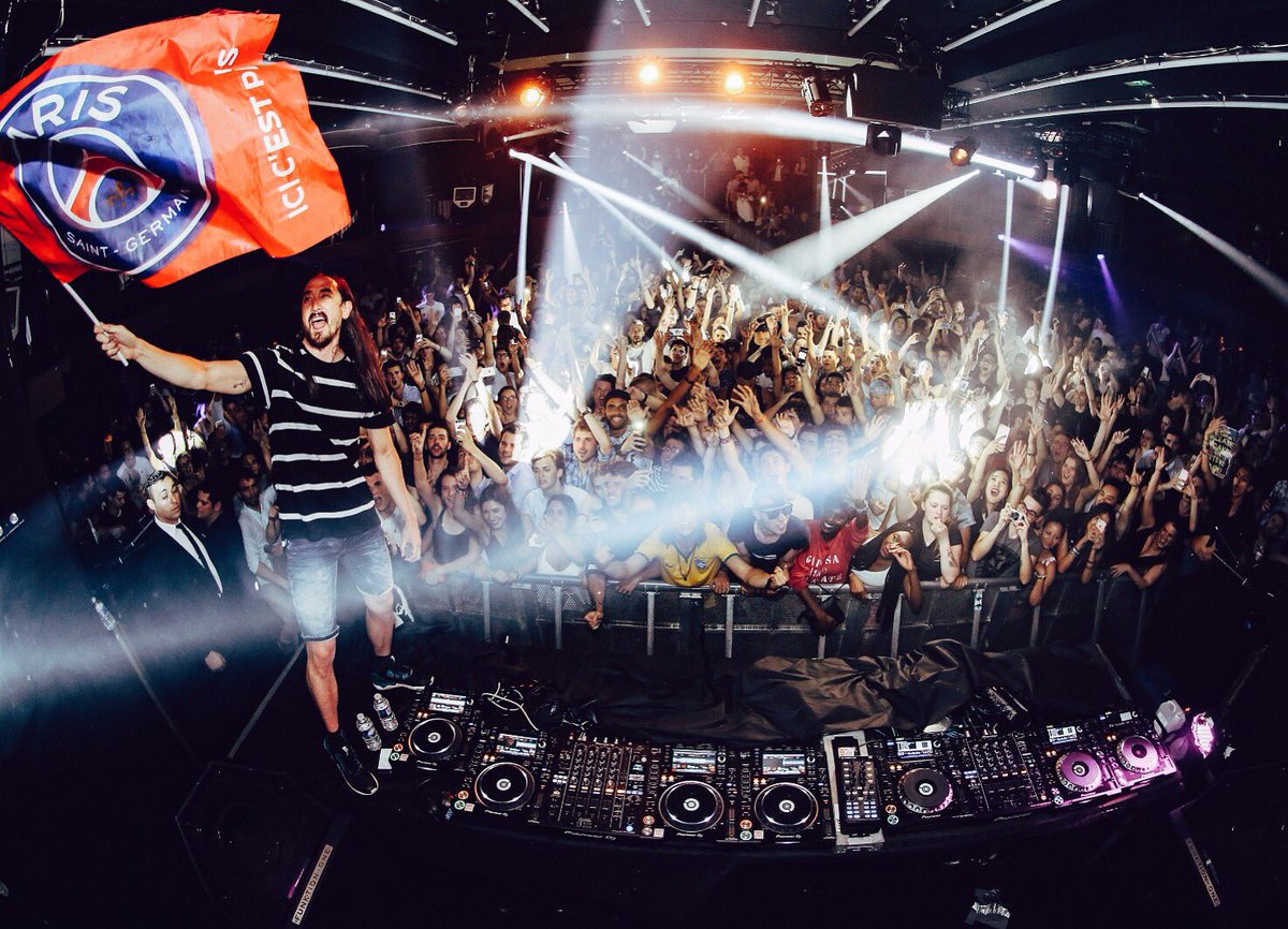 Paris France! So much love to 🇫🇷🇫🇷🇫🇷 https://t.co/P9MtY2UgMC