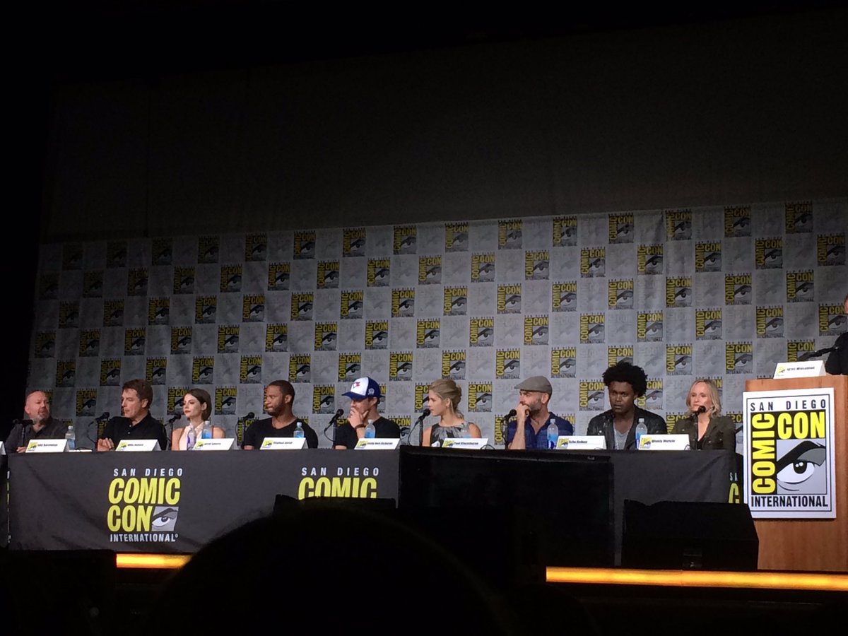 tvfangirl08's tweet photo. So excited for the new arrow season. I am glad I got to squee with @jbuffyangel while watching the trailer. https://t.co/HskwStiWPq