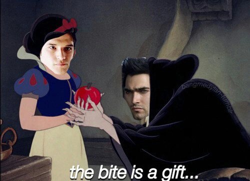 TW_activity's tweet photo. I don't know who did this but it's too funny 😂 https://t.co/pm7ji5UmrZ