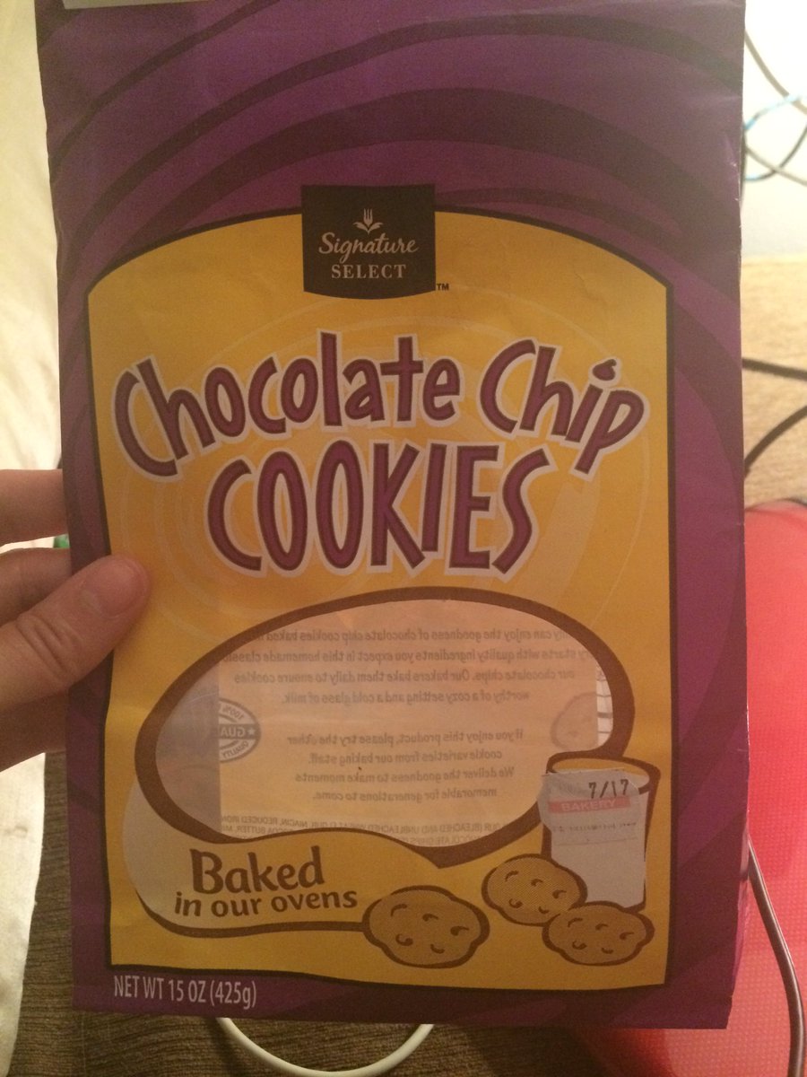 beetea85's tweet image. If you haven't had these you're missing out. #jewelosco #signatureselect #chocolatechipcookies