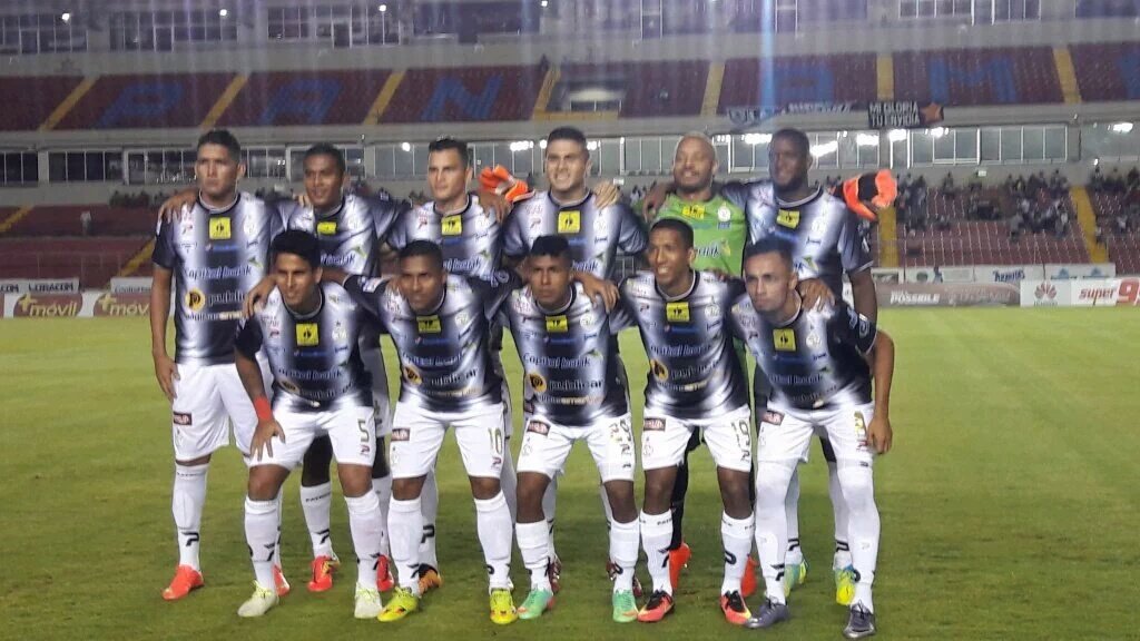 itzelilia14's tweet photo. Muchachos lo lograron, sumar los 3 puntos! Son mis heroes! @TauroFC #vamosporlatrece https://t.co/kVVZMuObH0