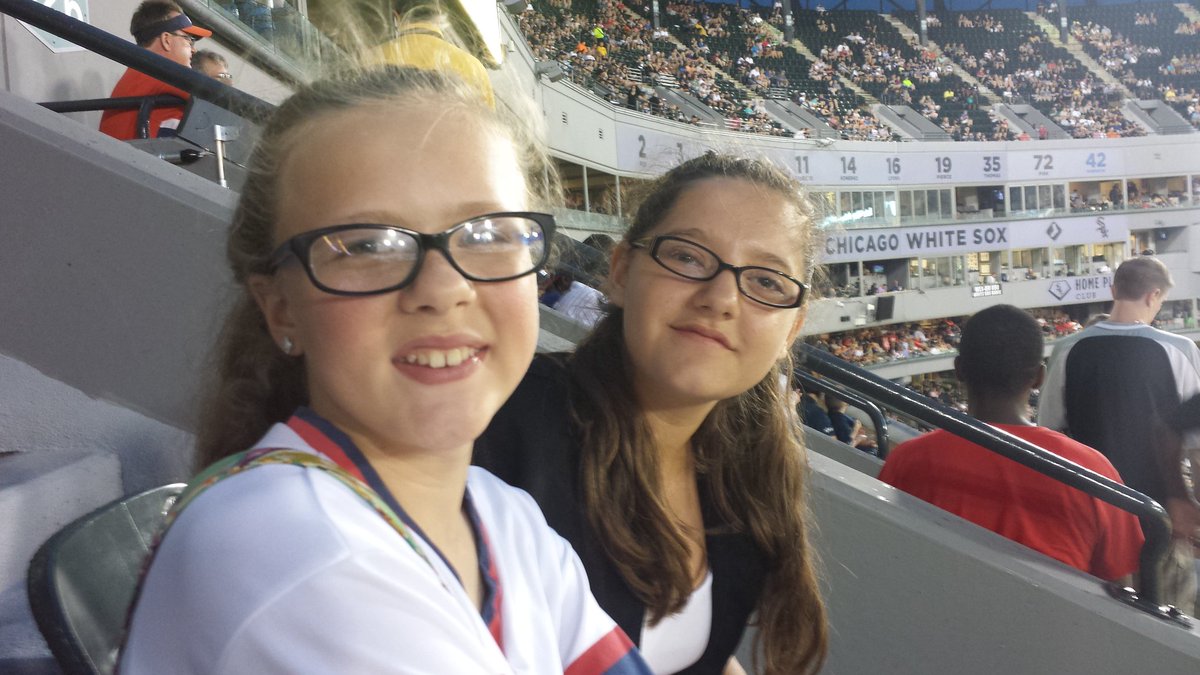 leonmot24's tweet photo. #soxgameday Fun at the ballpark https://t.co/UHIiFV3VIw