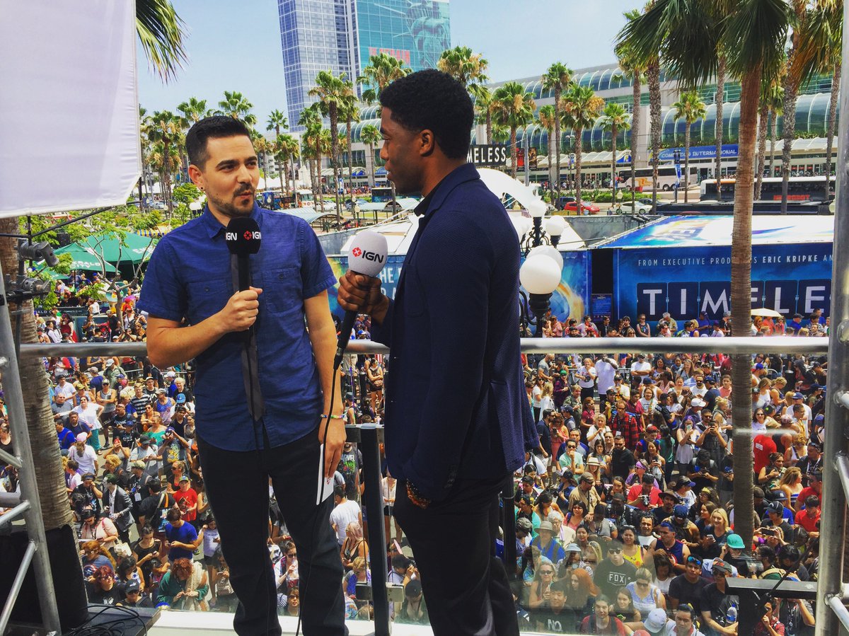 KierstenSlader's tweet photo. day three. hello crowd! #comiccon #ign https://t.co/ZzZxJfnbwz