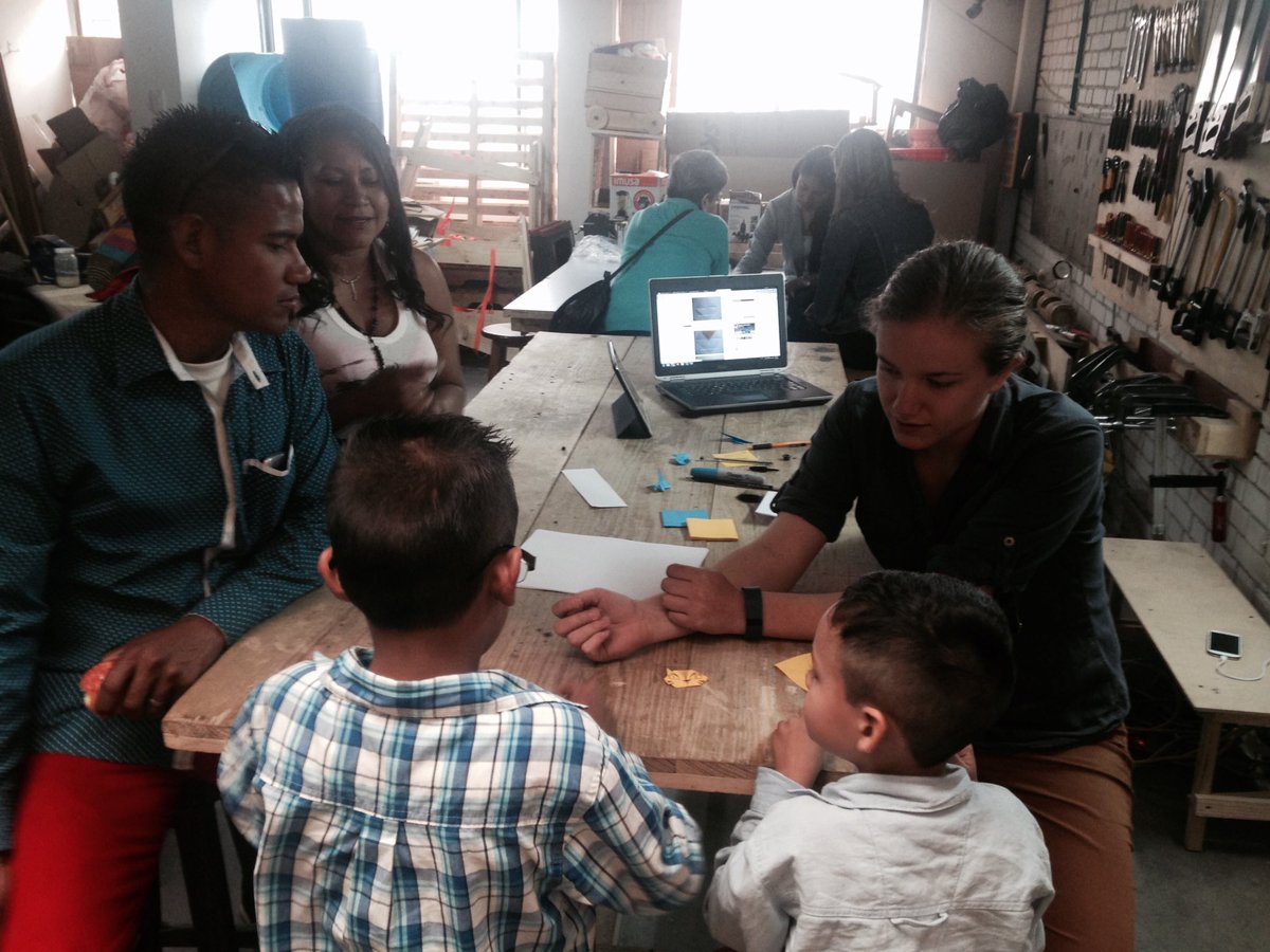 M3Dcolombia's tweet photo. @KidsHackDay con @C-innova @IDINetwork actividad lúdica para niños de @Enablethefuture @CanalCapital @bogohack https://t.co/RAGsG3Ccyx