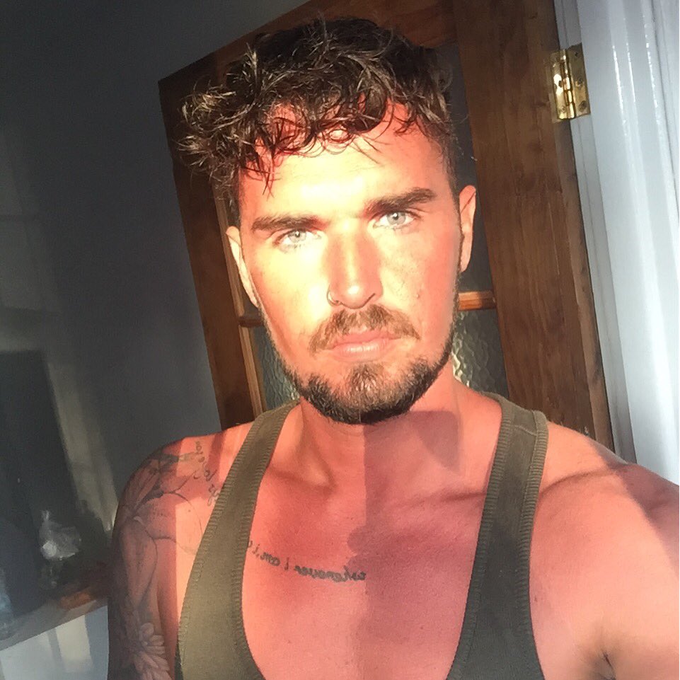 chesterward's tweet photo. Little burnt! https://t.co/a5BGISZGJx
