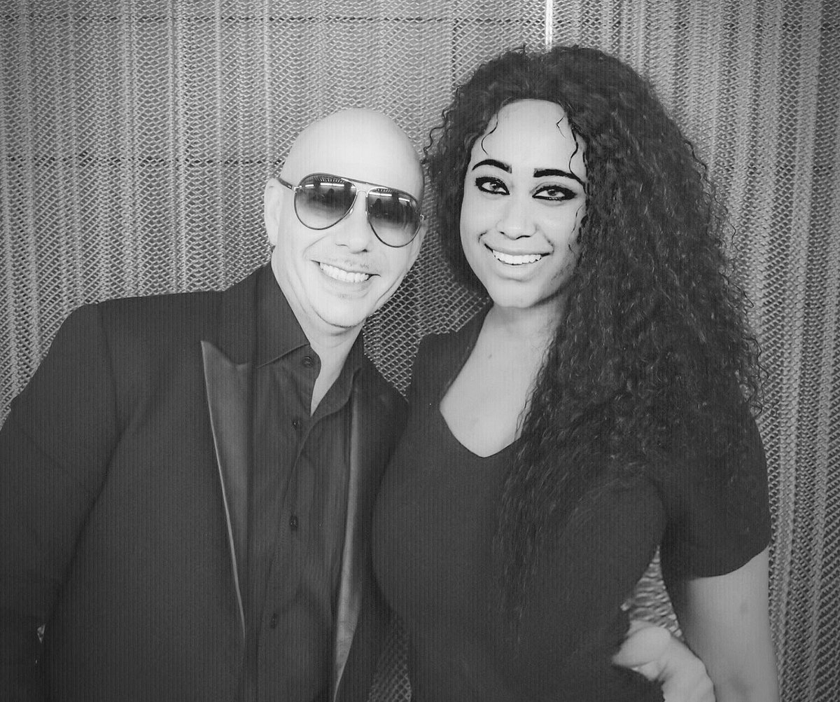 JONESIEMUSIC's tweet photo. #pitbull was amazing last night !! #music #fun #life https://t.co/HuvFcMuMT2