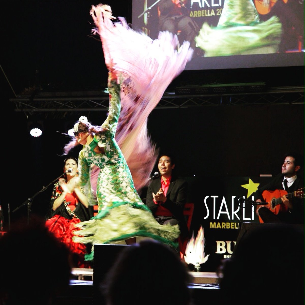 Joaquín de Sola y Macarena Ramírez deleitan con su arte al público de #Starlite2016 #Marbella