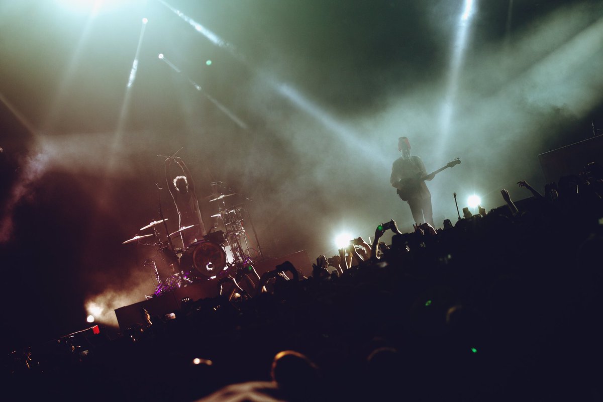 twentyonepilots's tweet photo. seattle, wa #ERS2016 • https://t.co/v7NlgPNi83