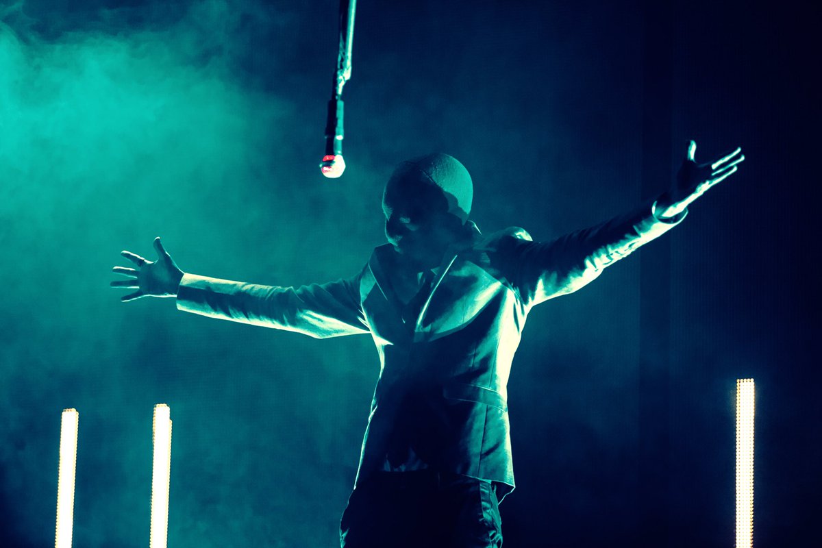 twentyonepilots's tweet photo. seattle, wa #ERS2016 • https://t.co/v7NlgPNi83