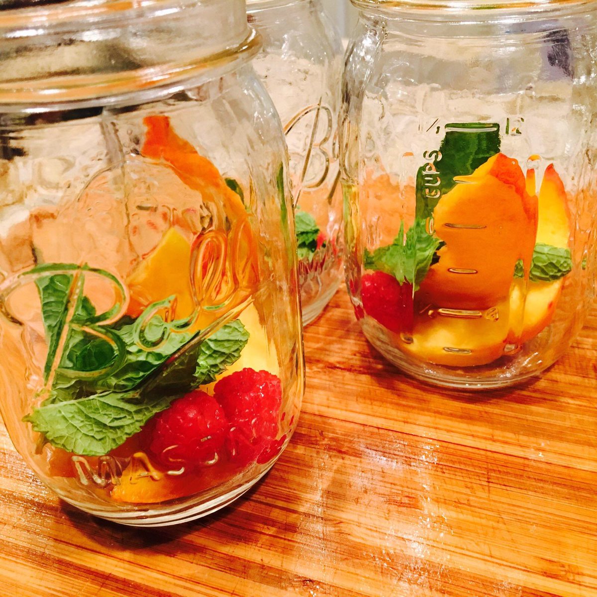 FourkdCatering's tweet photo. The #fourkd supper club is about to start!! Check out these Fourk'd Peach Sangrias for each guest https://t.co/6loWb8v1bW