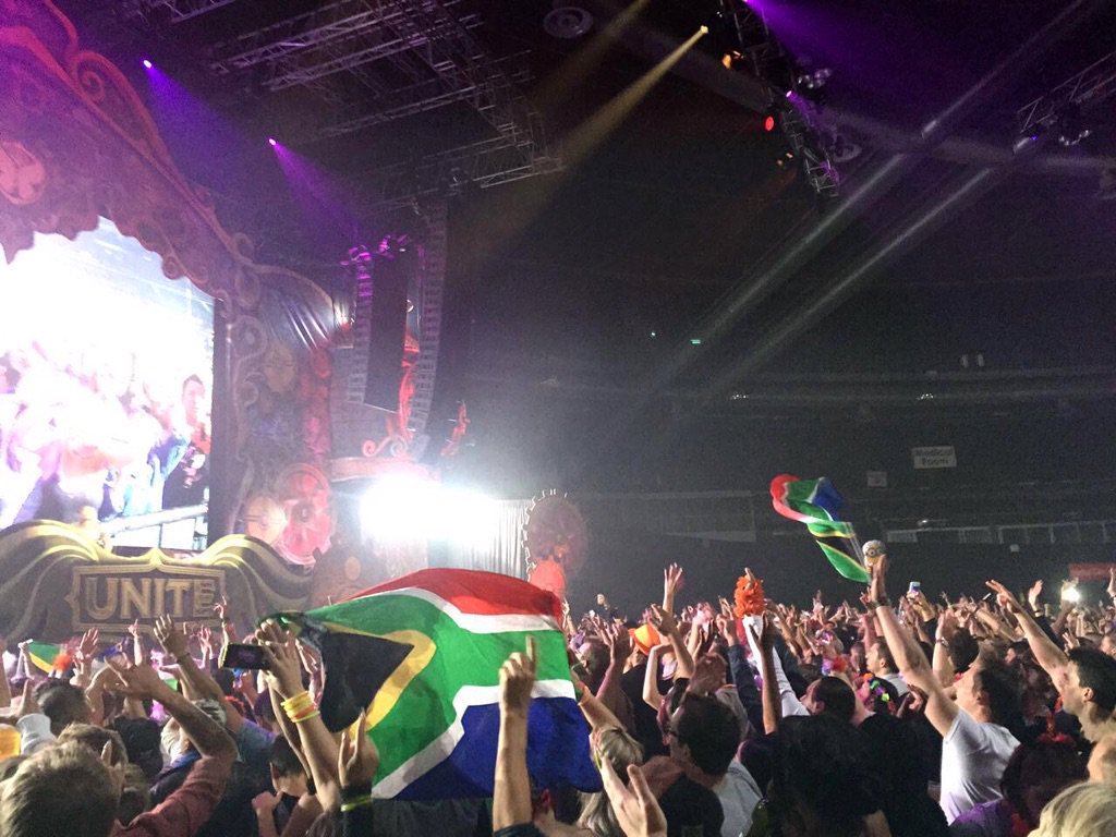 5FM's tweet photo. 🇿🇦🇿🇦🎉✨🎊
#TomorrowlandUniteSA https://t.co/Gva0WcgKaI