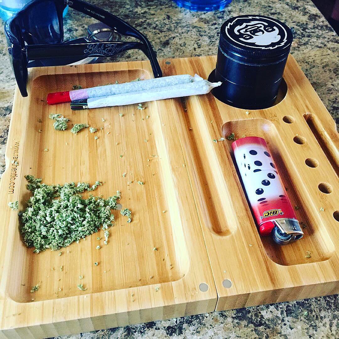 Nag_GGO's tweet photo. Cypress Hill ™ on Twitter: "New @RAWLIFE247 rolling tray fit for all the essentials @PhunckyFeeltips!! #SmokeLike... https://t.co/8LuLlQqdOA