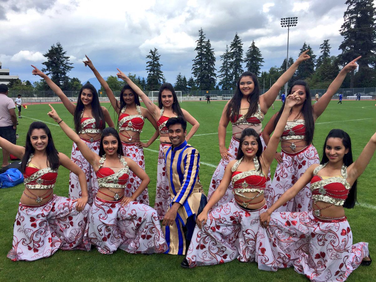 shiamakvanc's tweet photo. Great performance at the annual Fiji Festival this afternoon!!! Thank you all! https://t.co/4qlquD5kf6