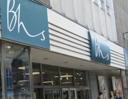 Thoughts &amp; Prayers with staff of #BHS #Lisburn among 20 stores closed today! simplybelfast.co.uk/belfast-news-c…