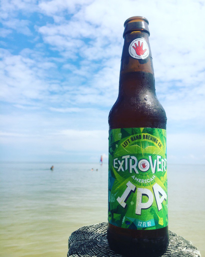 LeftHandBrewing's tweet photo. Sip &amp; toe dip 🍻 #ExtrovertIPA https://t.co/Qyo2FjOsgv
