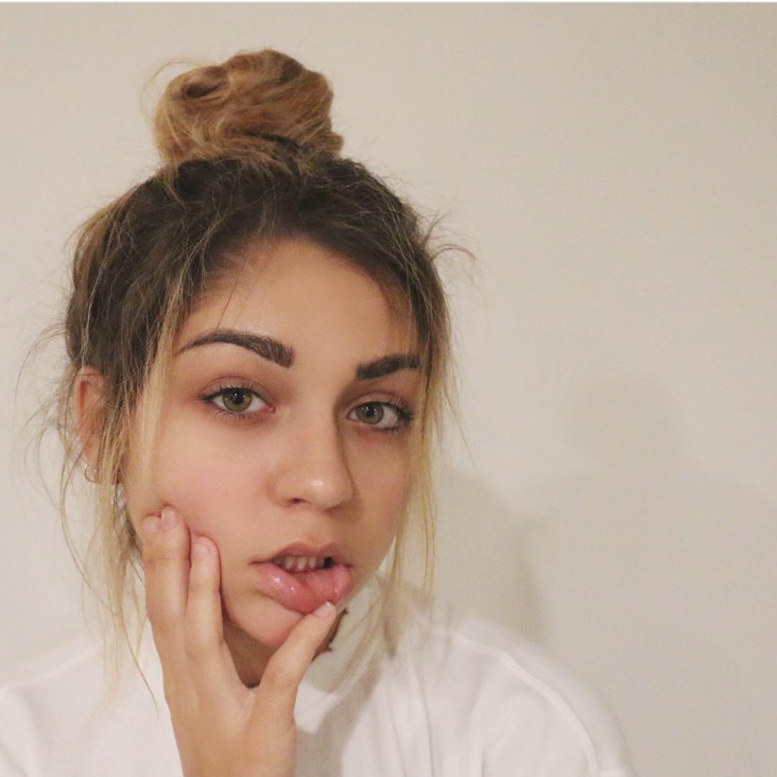 AndreaRussett's tweet photo. for anyone who needs it https://t.co/yLFIXS67MC