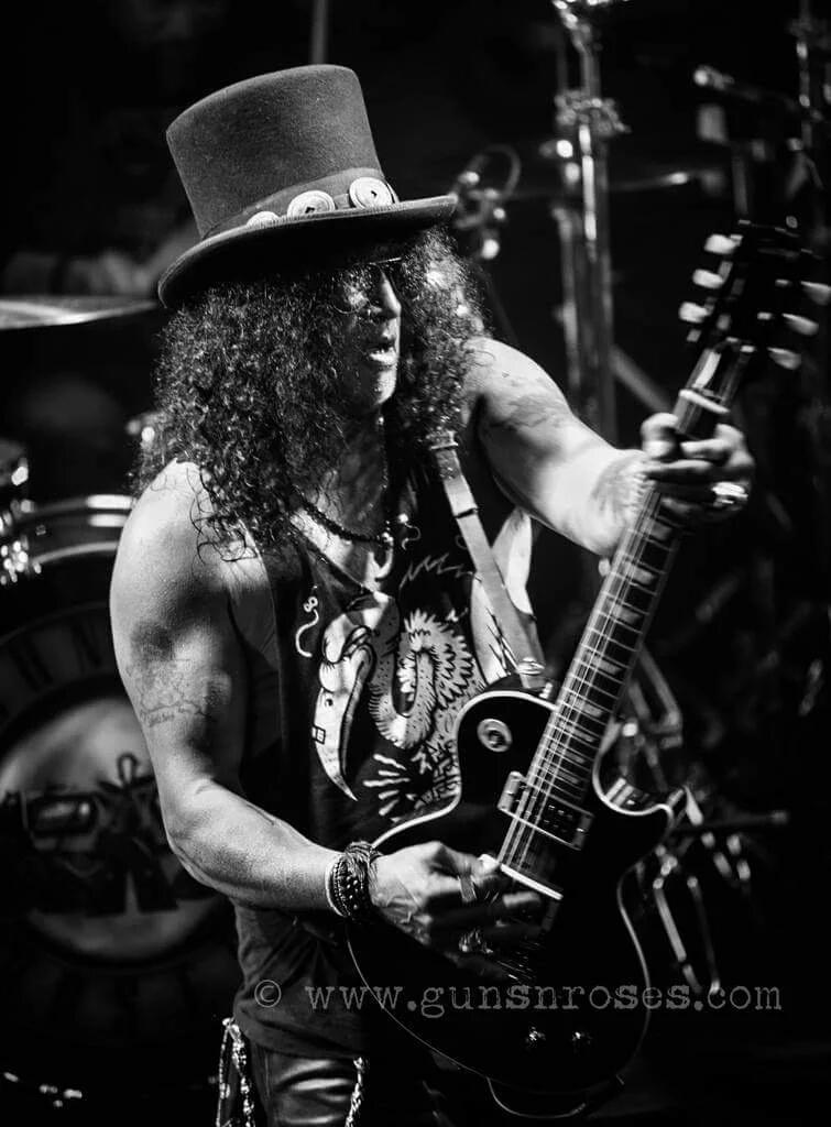koonraads's tweet photo. Lo mejor de mi vida ♡
#HBDSlash 
Gracias por tanto @Slash 
Jamás te podremos regresar lo suficiente!
Leyenda, Héroe! https://t.co/ZEDNN2yjK5