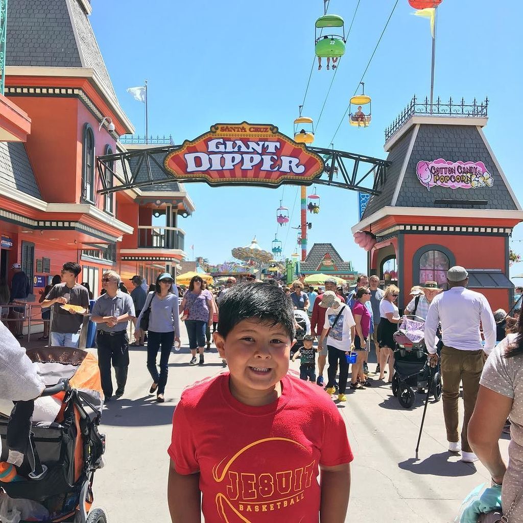dre_dzv's tweet photo. Leftover excitement from his first ride on the dipper! https://t.co/MlnYUehHLc https://t.co/UlmsQt09Nd