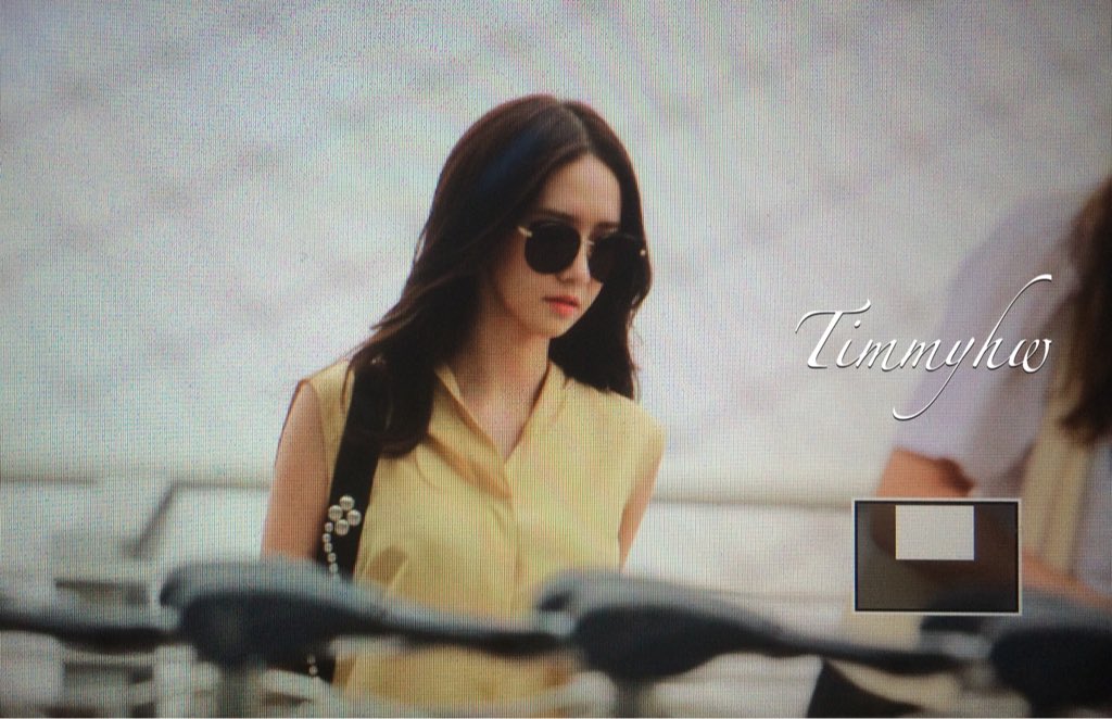 [PIC][24-07-2016]YoonA khởi hành đi Trùng Khánh - Trung Quốc để tham dự "2016 YoonA 1st Fanmeet - BLOSSOM in Chongqing" vào sáng nay CoFe9pKUIAAhFfM
