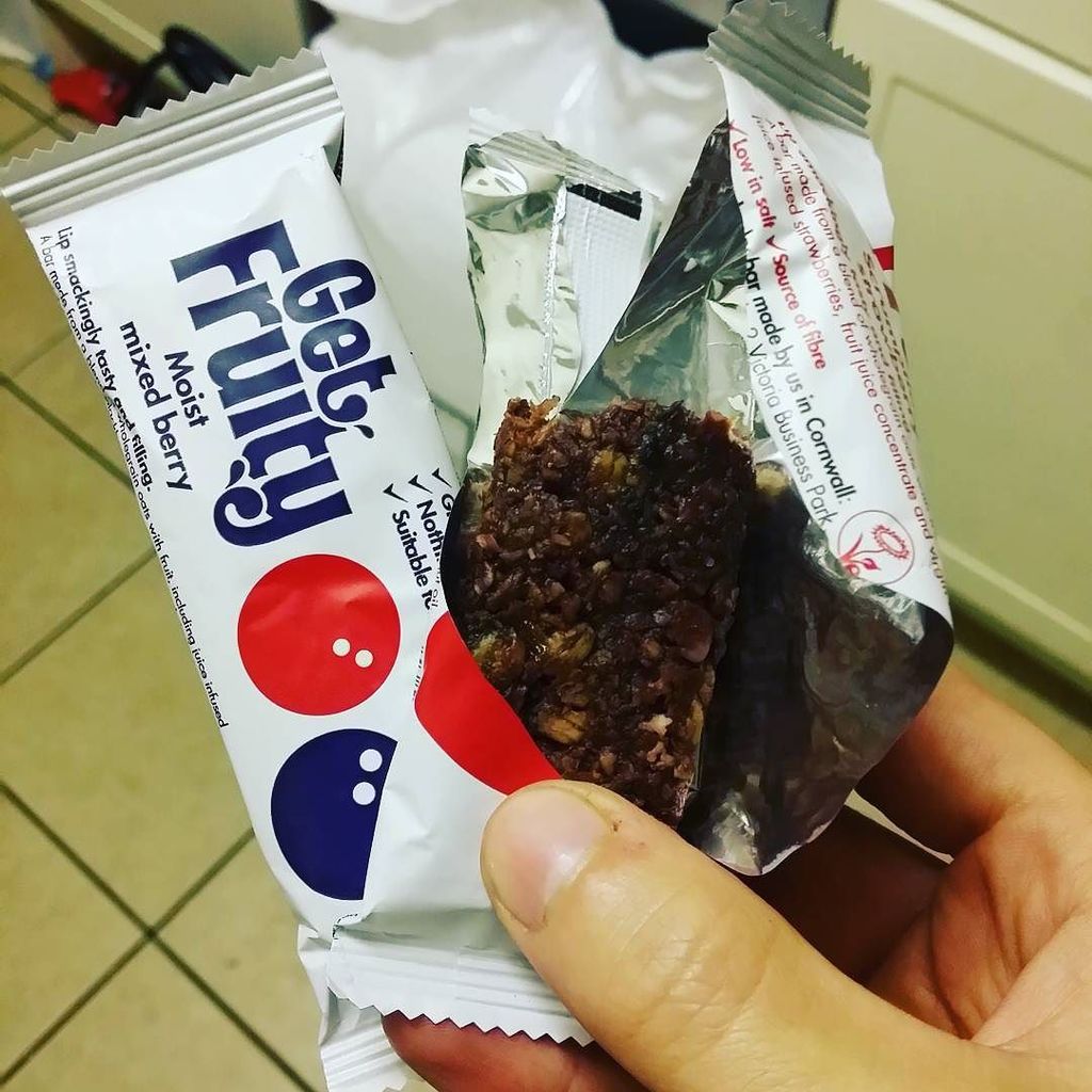 PeterAlexLeigh's tweet photo. New vegan item bar things #tasty #vegan #vegansnacks #veganbar #tastyvegan #veganise #veganism #vegango #hastyvegan https://t.co/PF2oZJw82N