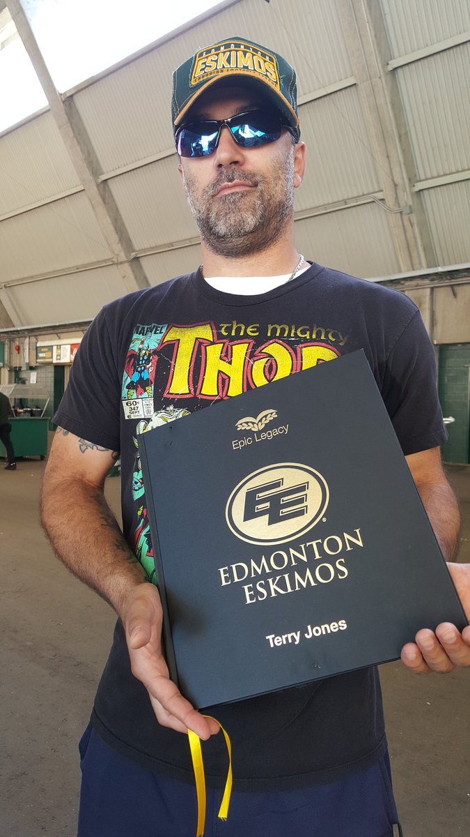 perrymah1's tweet photo. Esks great Rollie Miles grandson Jeff Miles holds the Epic Legacy book #AllHeartEsks https://t.co/9YESDnWrkn