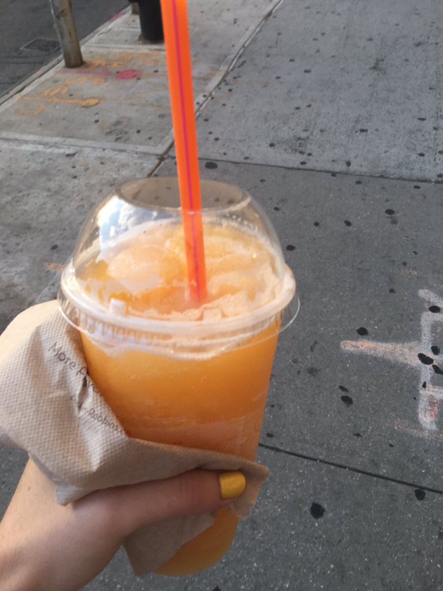 sarahkaneissexy's tweet photo. Sugar pregaming for @TheDirtyBlondes #playinaday!! #letsdoittt https://t.co/jcGRHs82JT
