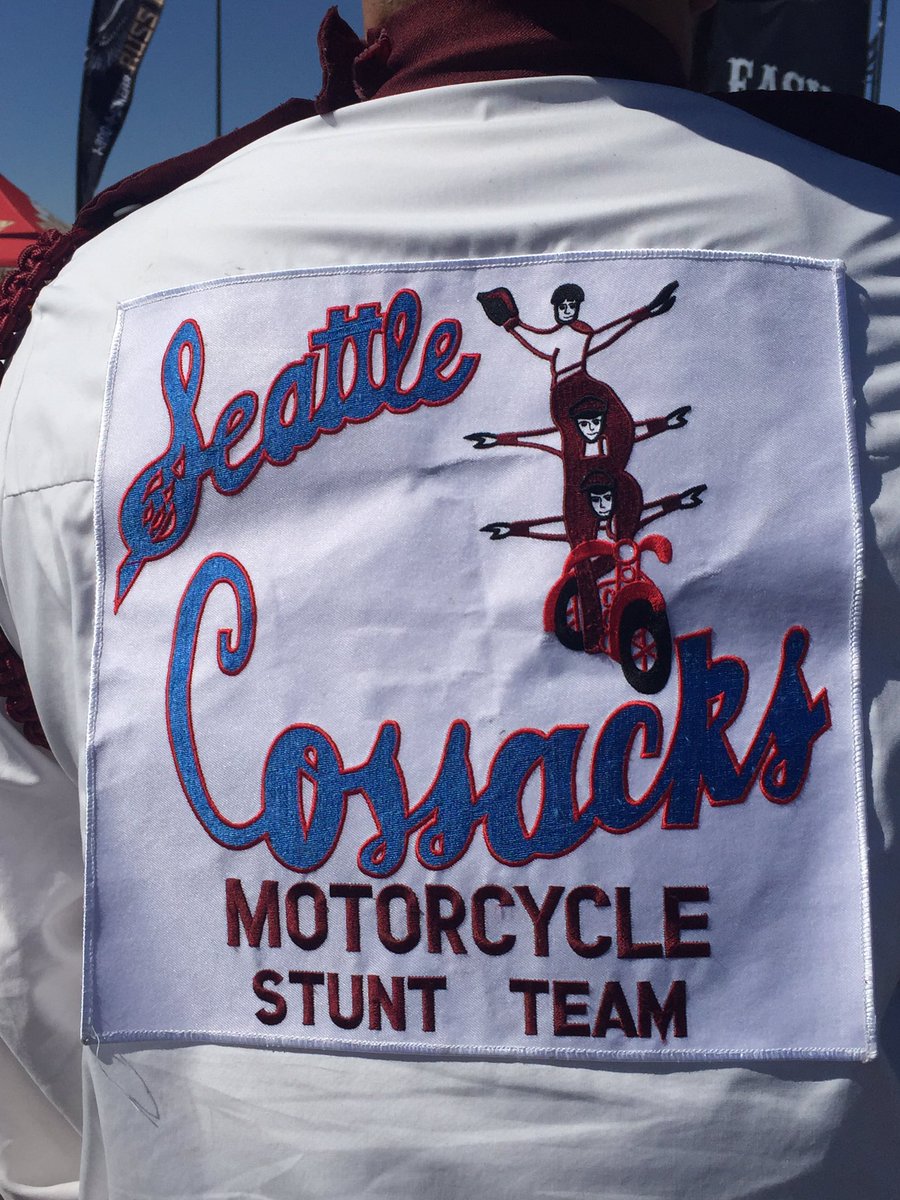 artemis33's tweet photo. #PendletonBikeWeek #OR #SEATTLECOSSACKS #MOTORCYCLEStunts https://t.co/u7SN691SCw
