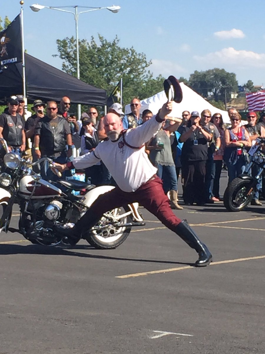 artemis33's tweet photo. #PendletonBikeWeek #OR #SEATTLECOSSACKS #MOTORCYCLEStunts https://t.co/u7SN691SCw