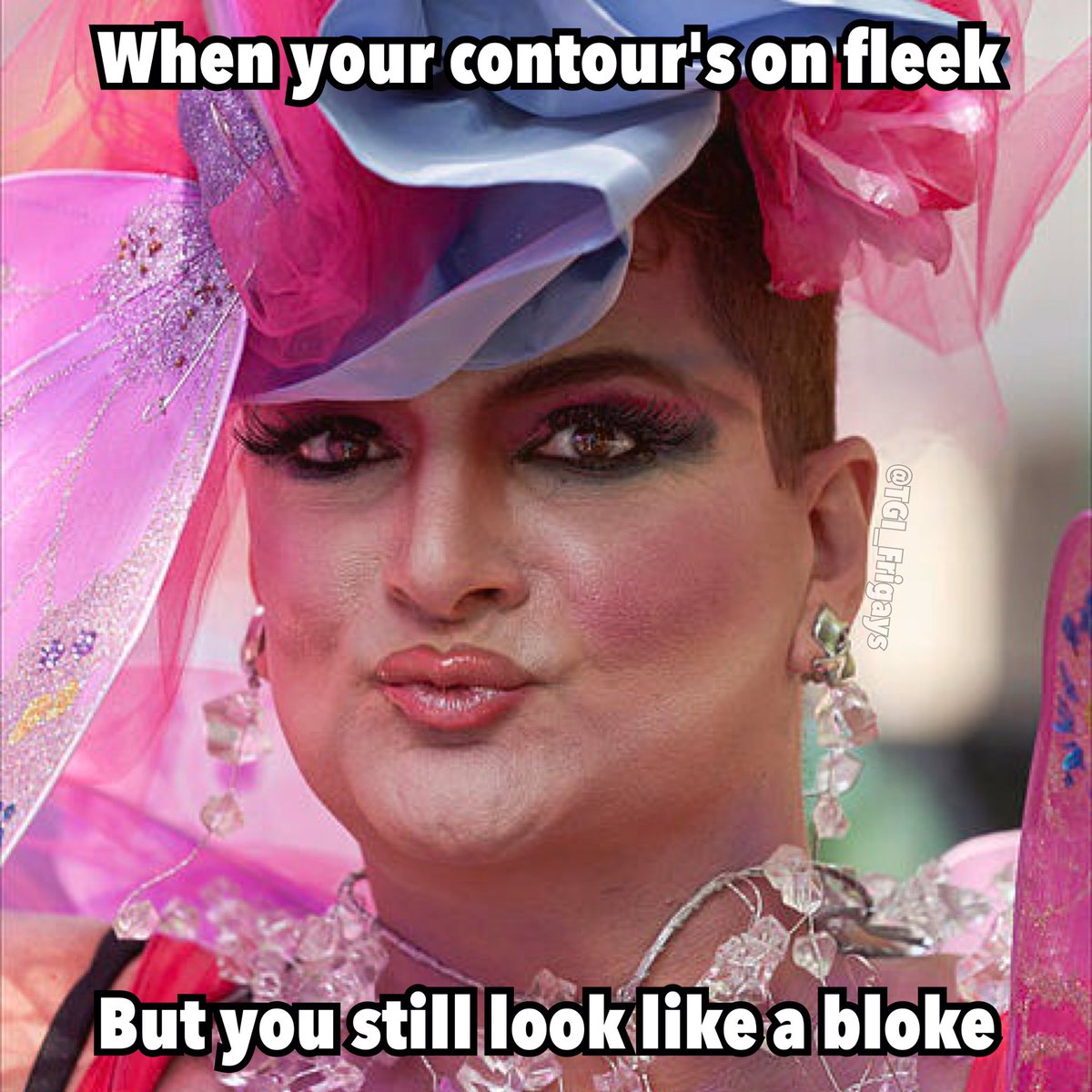 TGIFrigays's tweet image. 💋 #MakeUp #GayMakeUp #MakeUpIssues #GayIssues #GayLol