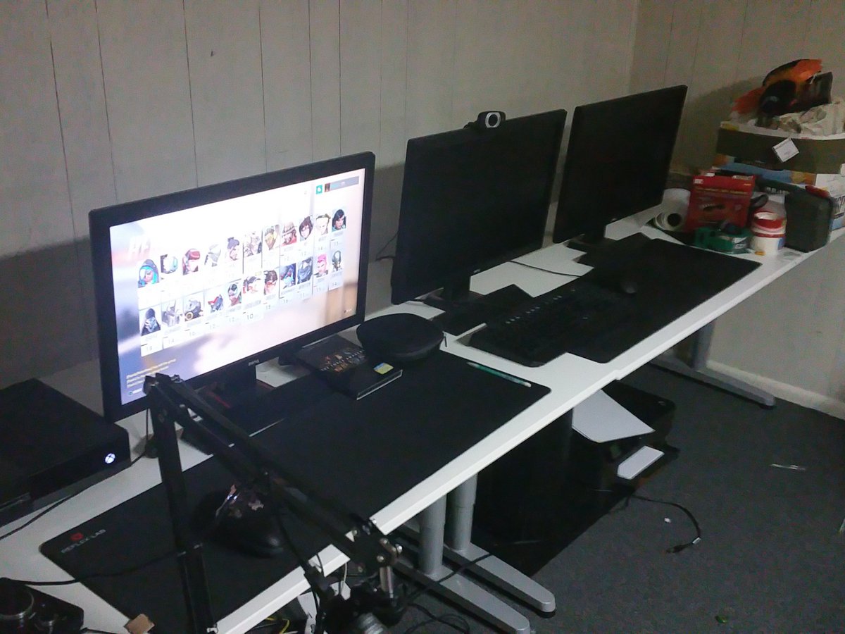 Zolshy's tweet image. @ManuelSwirv setup