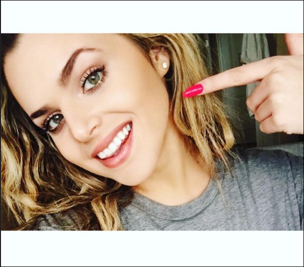 Isabellatica7's tweet photo. Amo esta foto ☻♥♥♥ 
#ILoveIsa ♥ #VolvioLaPerdida https://t.co/QZnFnC9vFB