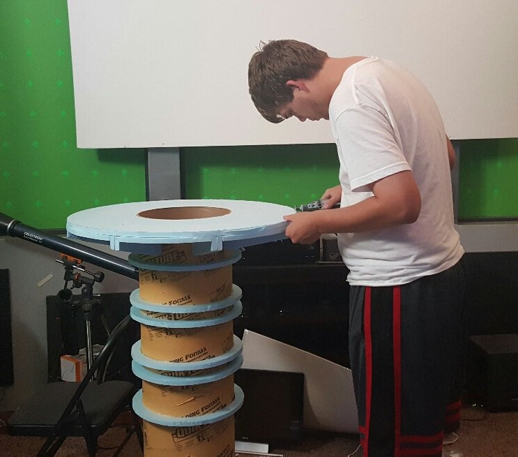 DirJAForbes's tweet photo. .@josh3dfilm busy working on building a movie prop for our #scifi #film! @OBrotherPics #filmmaking #indiefilm https://t.co/sLh0WwMOSx
