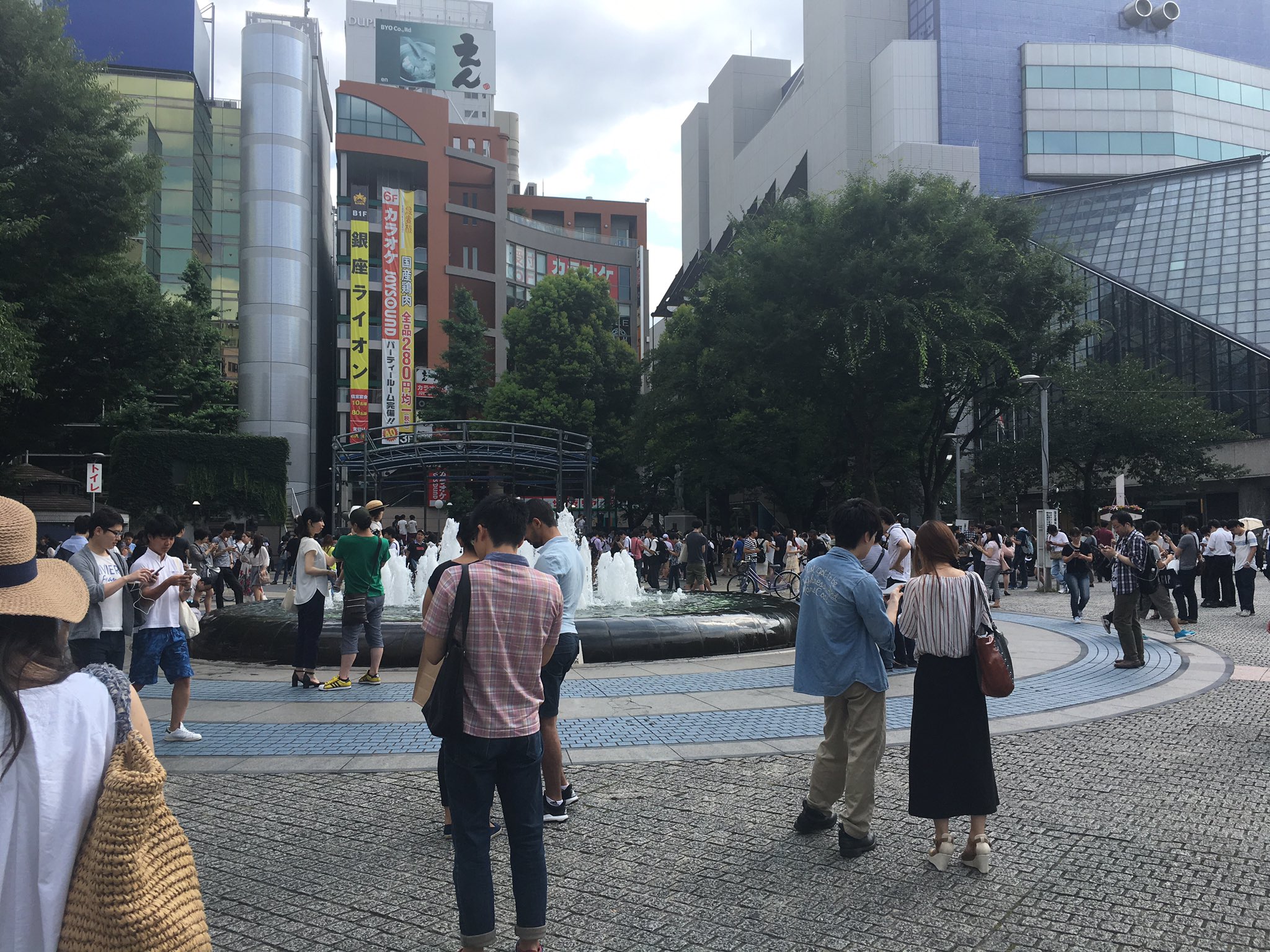 ヒロルトン 池袋西口公園の賑わい笑 ポケモンgo T Co Oabtgv7vyt Twitter