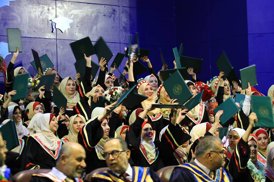 FOIUG_Palestine's tweet photo. 35th Graduation Ceremony (#HopeClass) at The Islamic University
1st day/Faculty of Commerce
https://t.co/OiYNh66QyM https://t.co/0JP4nQW3n6