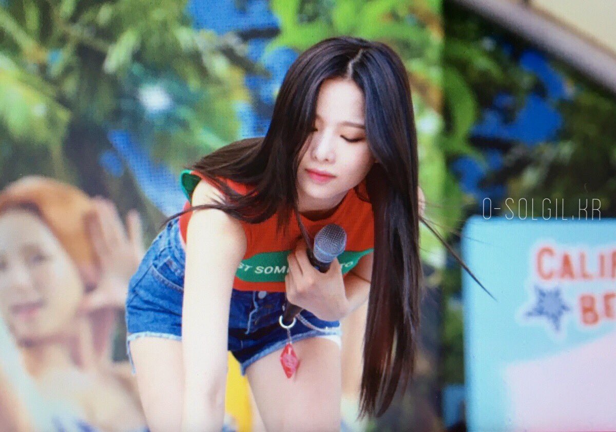 o_solgil's tweet photo. 160724 경주 캘리포니아비치 프리뷰 #EXID #솔지 #SOLJI @EXIDofficial 캘포 여신...✨ https://t.co/fReN7RCANb