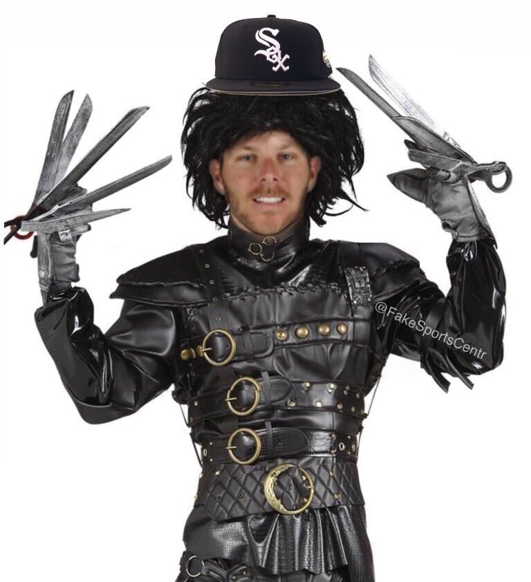 FakeSportsCentr's tweet photo. BREAKING: Chris Sale was photographed leaving the White Sox clubhouse... 😱 https://t.co/YAA0PhT09n