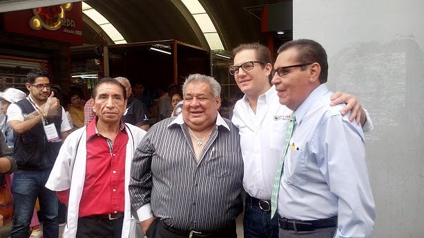 Articulo7_2004's tweet photo. El Movimiento 17 de Marzo presente en la reinauguración del Mercado "Río Blanco"...    https://t.co/S6Hcu0DjV7 https://t.co/XfAO3DiU5o