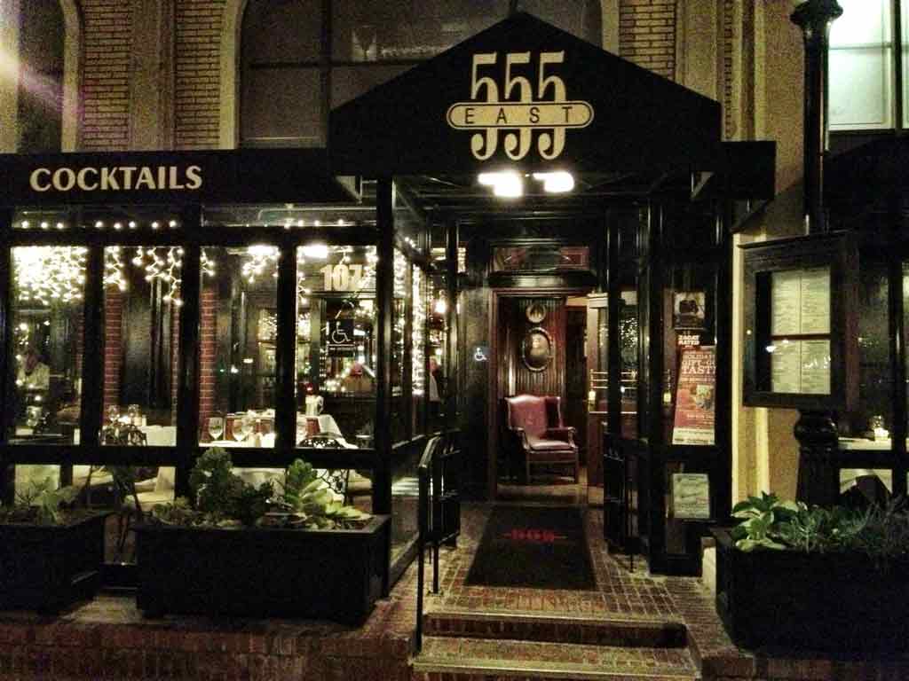 RT <a href="/thatgalkiki/">Pole to Soul ™ Christine Macdonald</a>: My kinda place. My kinda people. My kinda cuisine. <a href="/555East/">555 East Steakhouse</a> #saturdaydining #555 #LongBeach #LBC