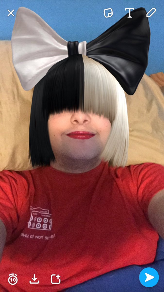 GamesterKC's tweet photo. Best #Shapchatfilter ever! @Sia https://t.co/DCuqRq8AjX