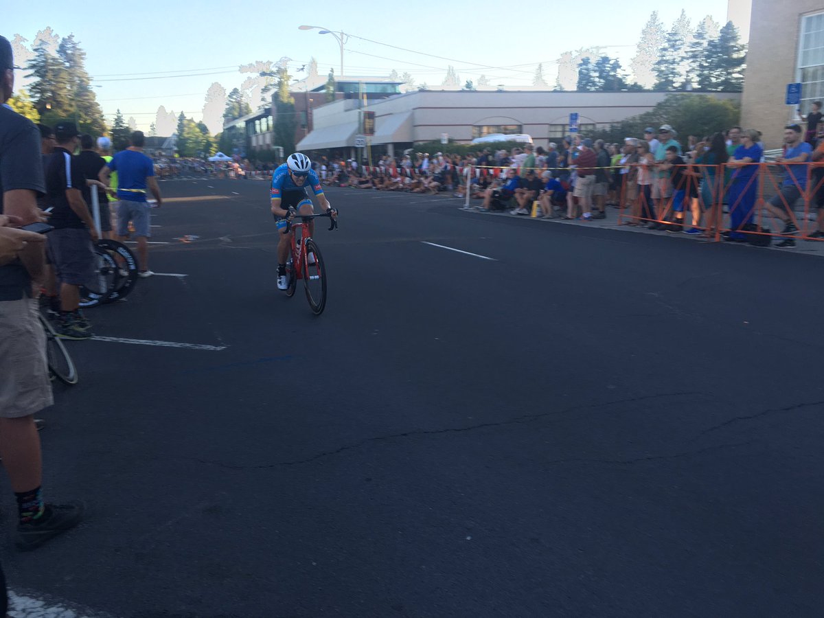 NSWIScycling's tweet photo. . @nathbradshaw solo in the gap between break and Pelo #cascadeClassic https://t.co/KXYFzlrDLn