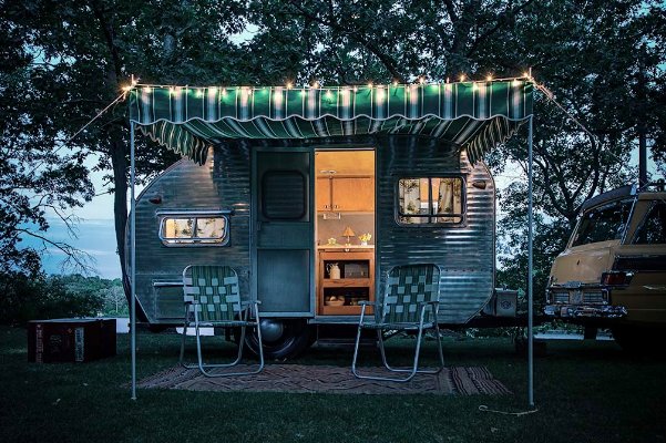 thevenuereport's tweet photo. When your market light filled, airstream set-up is on point: https://t.co/ZP0TZOuqZd https://t.co/x8OSNv5Ff4