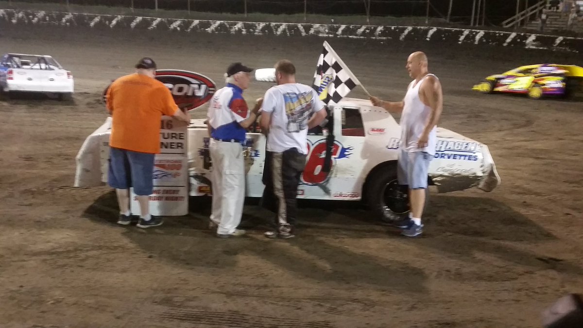pe_davis1's tweet photo. Nick Justice scores another @maconspeedway UMP Street Stock feature win https://t.co/d6hODqSjBS