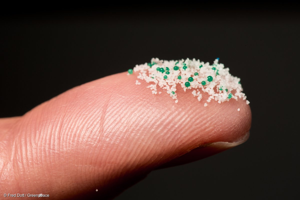 Greenpeace's tweet photo. Which brands are polluting the oceans with microbeads? #plasticfreejuly https://t.co/6y10BdJqzy https://t.co/wRPfgltnQ9