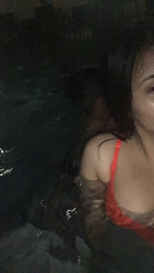 jennloxo_'s tweet image. Last night #poolscene