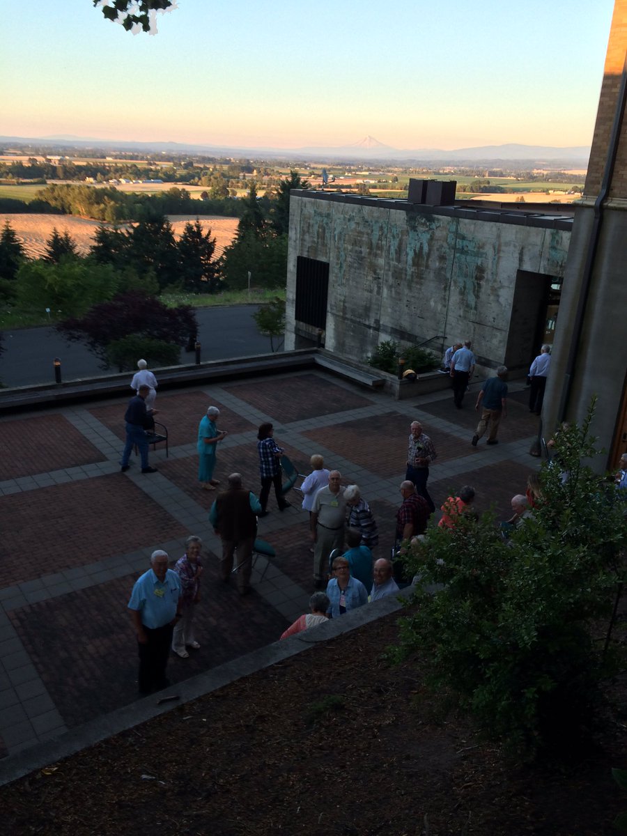 BonAppetitAbbey's tweet photo. Welcome class of 1961! https://t.co/6ueKlWhyUS